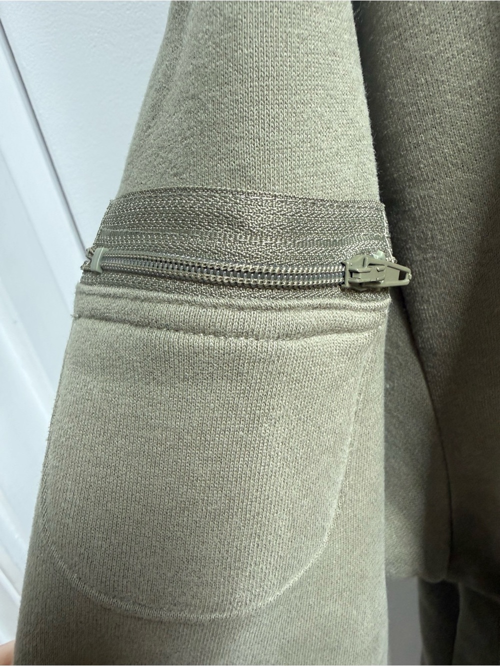 Comfrt Travel Essentials Zip Hoodie Medium Moss Green - Picture 6 of 7